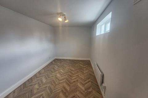 1 bedroom maisonette to rent, London Rd, Hounslow, TW3
