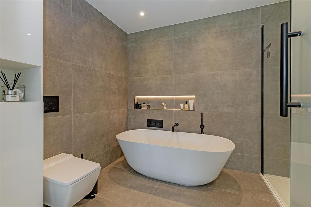 Bedroom 1 En Suite