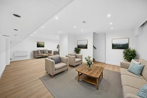 4 bedroom terraced house to rent, Dalling Road, London W6