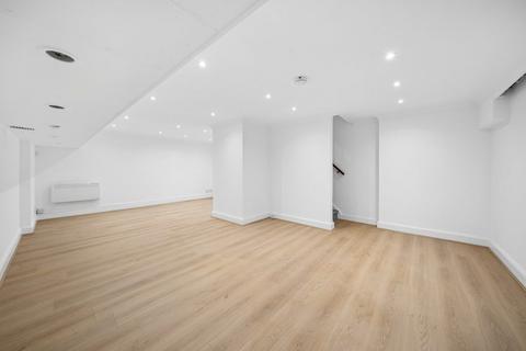 4 bedroom terraced house to rent, Dalling Road, London W6