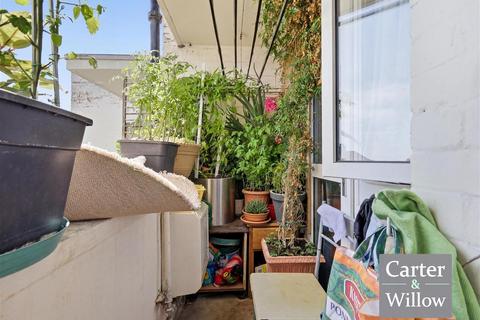 2 bedroom apartment for sale, Longbridge Road, Barking, Essex