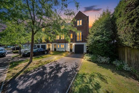 Halton Road, Kenley CR8