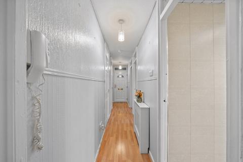 3 bedroom flat to rent, Acre Road, Glasgow, Glasgow City, G20
