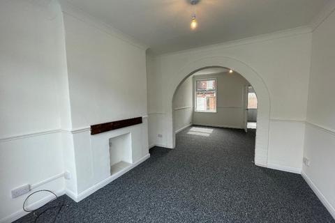 2 bedroom terraced house to rent, Hereford St, Hull, HU4 6QH
