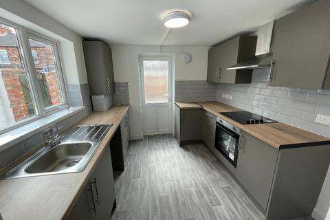2 bedroom terraced house to rent, Hereford St, Hull, HU4 6QH