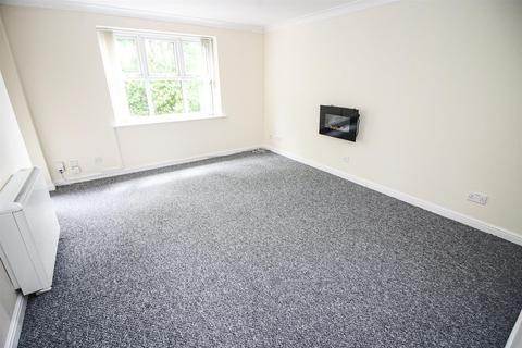 2 bedroom apartment to rent, Belvedere Gardens, Benton