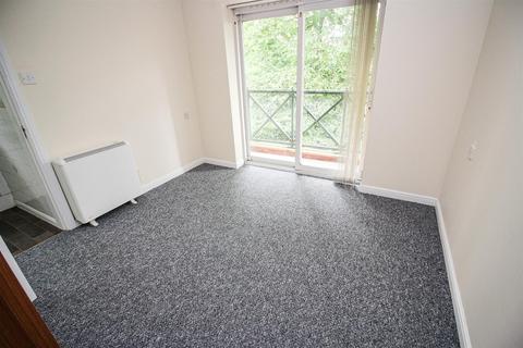 2 bedroom apartment to rent, Belvedere Gardens, Benton