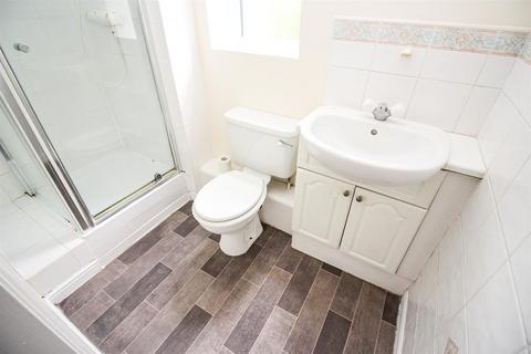 2 bedroom apartment to rent, Belvedere Gardens, Benton