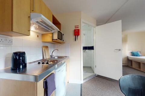 Studio to rent, Creek Road