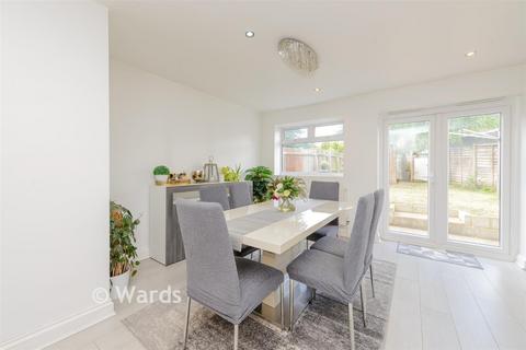 4 bedroom end of terrace house for sale, Maple Road, Dartford DA1
