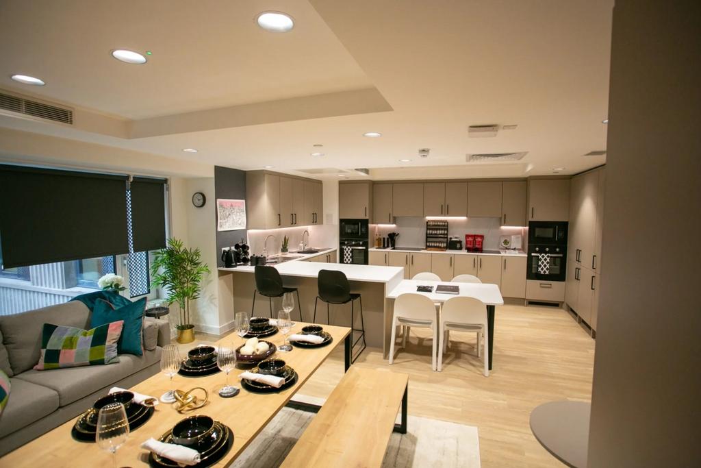 Apartment in London - View 5
