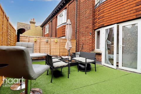 Studio for sale, Selsdon Road, South Croydon