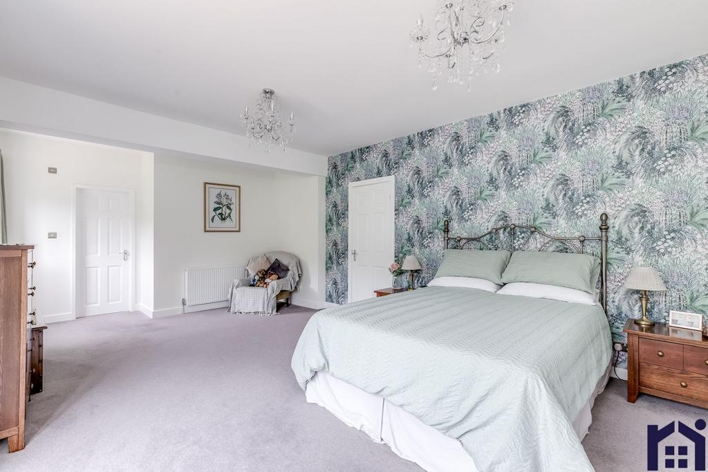 Principal bedroom