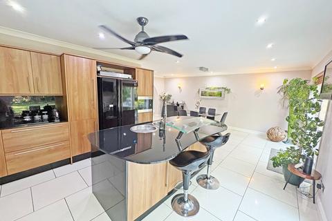 5 bedroom detached bungalow for sale, Woodlands, Wainfleet Road, Skegness, PE25 2JX