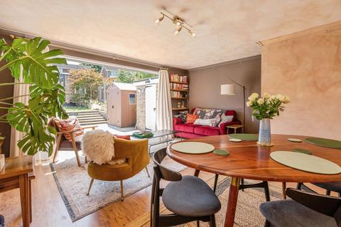 3 bedroom semi-detached house for sale, Valley Road, Billericay, Essex, CM11