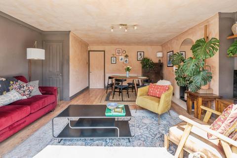 3 bedroom semi-detached house for sale, Valley Road, Billericay, Essex, CM11
