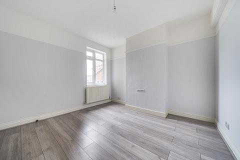 4 bedroom flat to rent, Hook Rise North, Surbiton, KT6