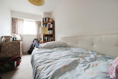 2 bedroom flat for sale, Queen Street, CARDIFF