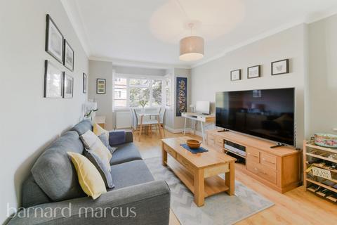 3 bedroom flat to rent, Hook Road, Surbiton