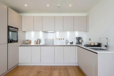 3 bedroom flat to rent, Wild Flower Gardens, London E3