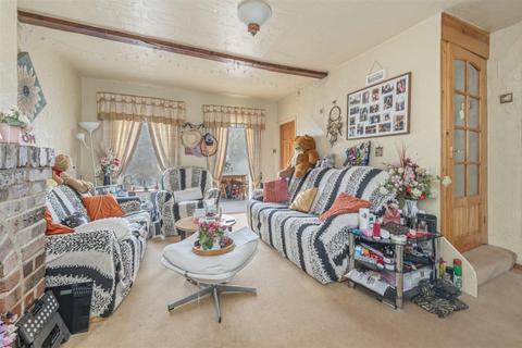 3 bedroom semi-detached house for sale, Dewsbury Road, Upper Edge, Elland