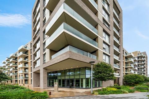 2 bedroom apartment to rent, Queenshurst Square, Hamond Court Queenshurst Square, KT2