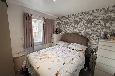 2 bedroom semi-detached house for sale, Shire Close, Bradford