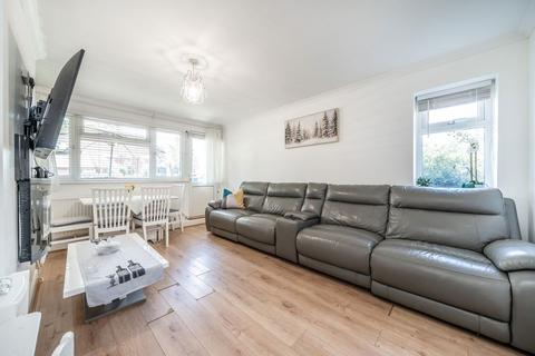 undefined, Queenswood Avenue, Hampton TW12