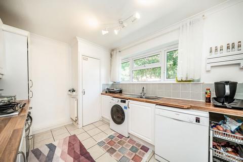 undefined, Queenswood Avenue, Hampton TW12