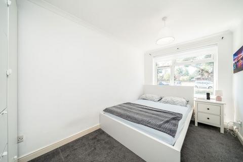 undefined, Queenswood Avenue, Hampton TW12