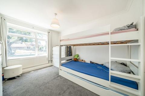 undefined, Queenswood Avenue, Hampton TW12