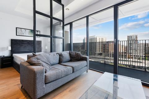 Studio to rent, City Island Way, London, E14