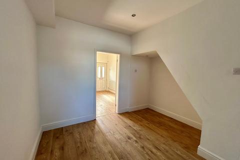 3 bedroom terraced house to rent, Astil Street, Burton-on-Trent, DE15