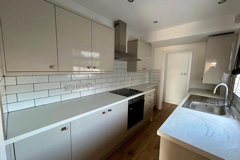 3 bedroom terraced house to rent, Astil Street, Burton-on-Trent, DE15