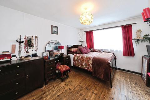 2 bedroom terraced house for sale, Hovenden Gardens, NOTTINGHAM, Nottinghamshire, NG7