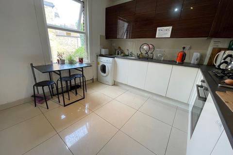 4 bedroom apartment to rent, Bulwer Road, Leytonstone
