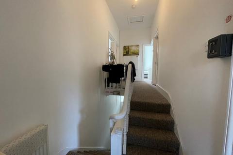 4 bedroom apartment to rent, Bulwer Road, Leytonstone