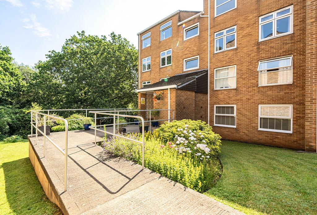 Apartment in Bristol, Stapleton - View 4