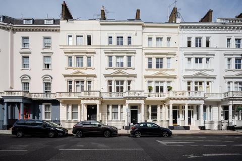 St. George's Drive, London SW1
