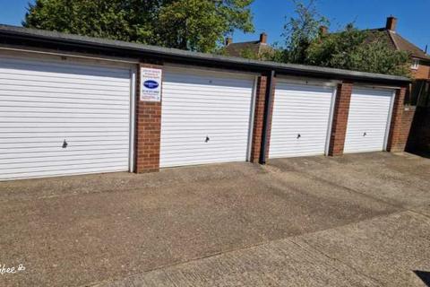 Garage to rent, Northfields, Letchworth Garden City SG6