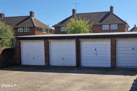 Garage to rent, Northfields, Letchworth Garden City SG6