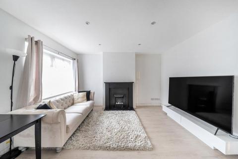 Linden Close, London, N14