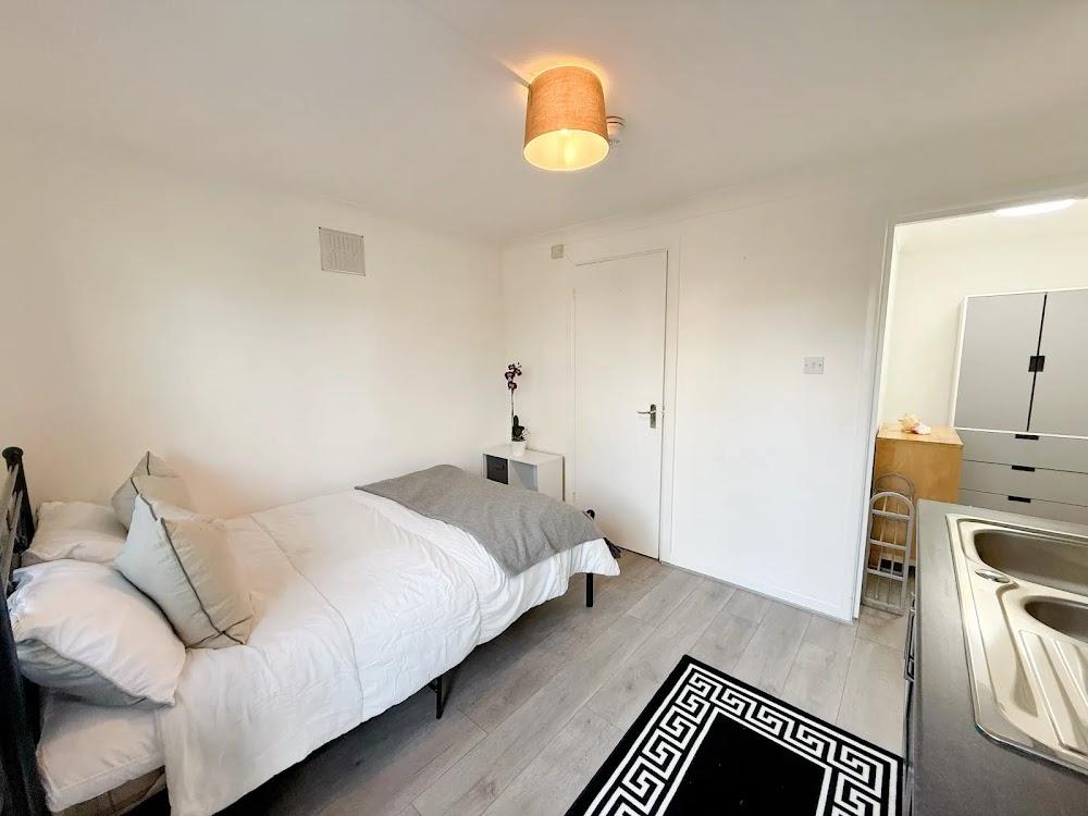 Apartment in Bournemouth - View 3