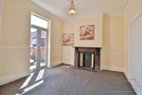 3 bedroom detached house to rent, Castle Street, Wellingborough, NN8 1LS