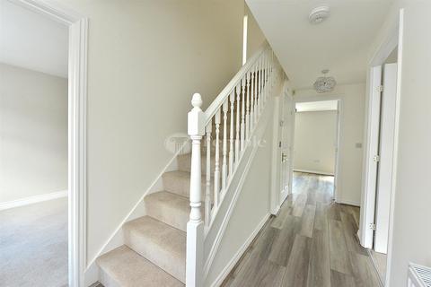 4 bedroom semi-detached house for sale, Garnet Close, Mansfield