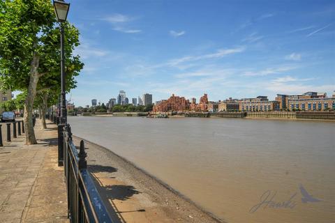 2 bedroom flat for sale, Helena Square | Riverside Location | London, SE16