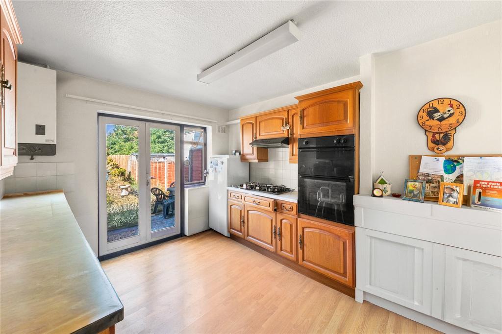 St. Nicholas Close, Uxbridge, UB8 - View 2