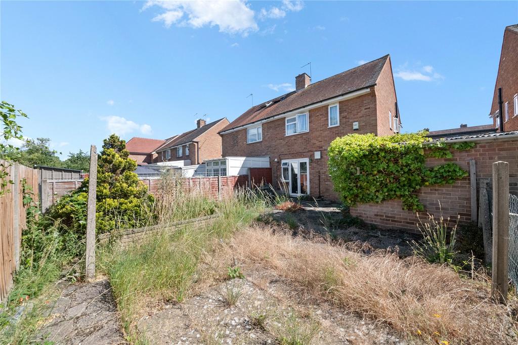 St. Nicholas Close, Uxbridge, UB8 - More