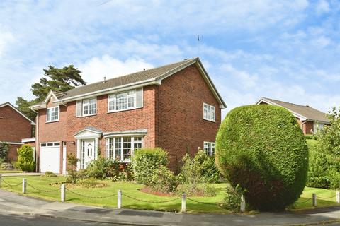 4 bedroom detached house for sale, Hookstone Oval, Harrogate