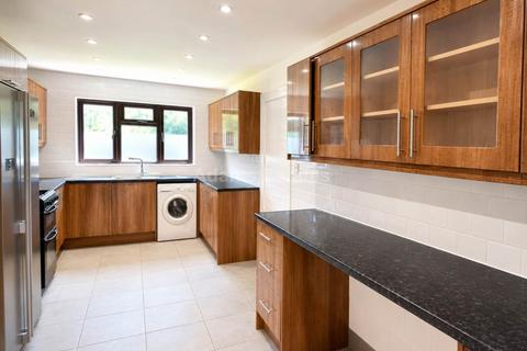 4 bedroom detached house to rent, Pheasant Close, Wokingham
